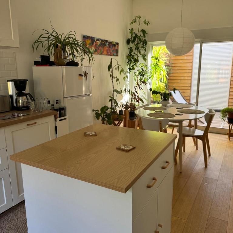 Charming 2 bedroom house beautiful garden and patio - Casa con 2 Camere da Letto - 38