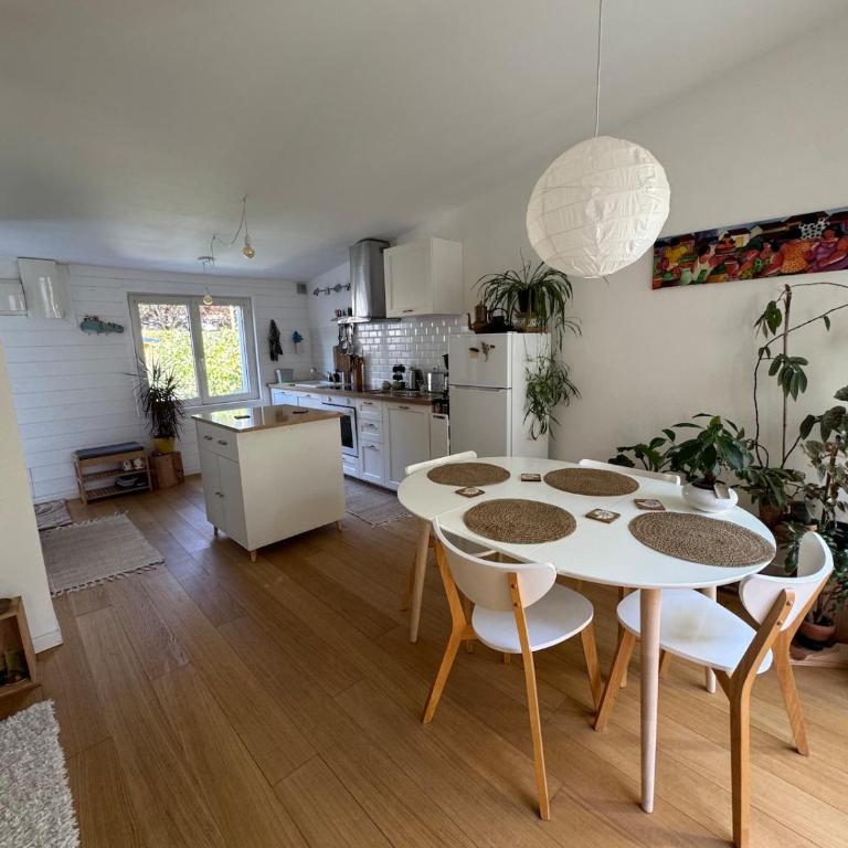 Charming 2 bedroom house beautiful garden and patio - Casa con 2 Camere da Letto - 41