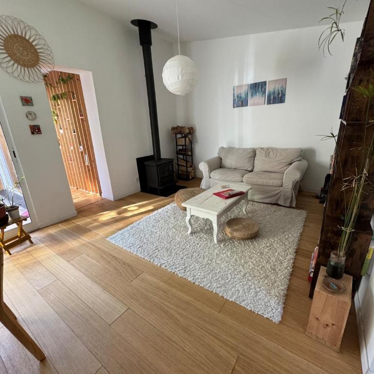 Charming 2 bedroom house beautiful garden and patio - Casa con 2 Camere da Letto - 54