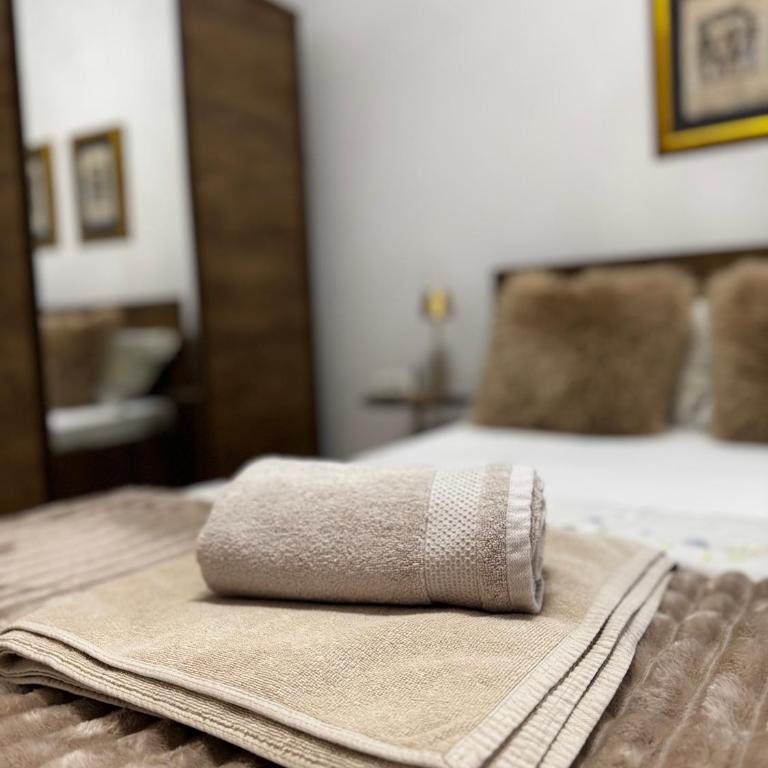 Urban Suite BL Apartment - Two-Bedroom Apartment - 6