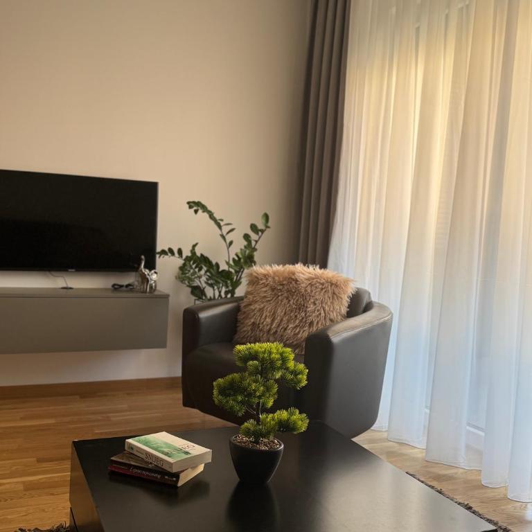 Urban Suite BL Apartment - Two-Bedroom Apartment - 14