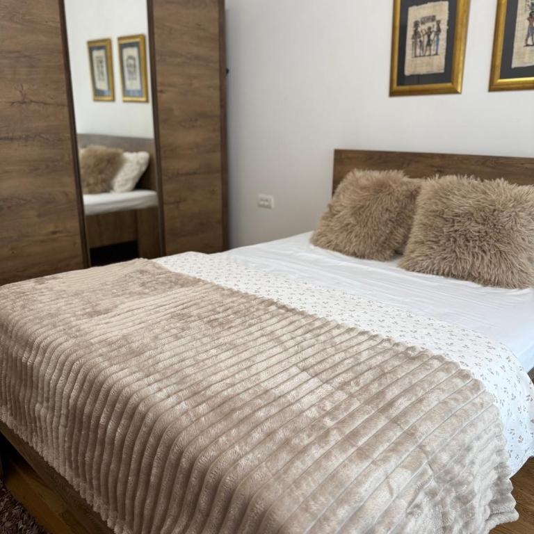 Urban Suite BL Apartment - Two-Bedroom Apartment - 8