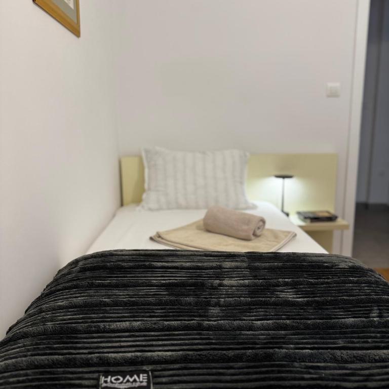 Urban Suite BL Apartment - Two-Bedroom Apartment - 9
