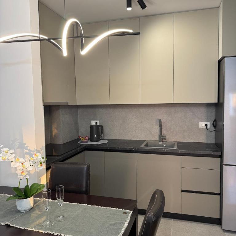 Urban Suite BL Apartment - Two-Bedroom Apartment - 4