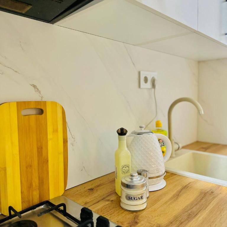 Modern & Cozy apartment in center - Walk everywhere - Parking available - One-Bedroom Apartment - 8