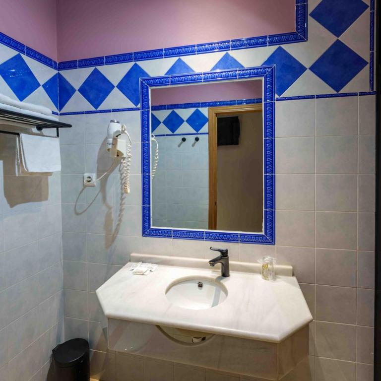 Hotel Sol - Habitación Doble (1-2 adultos) - 16