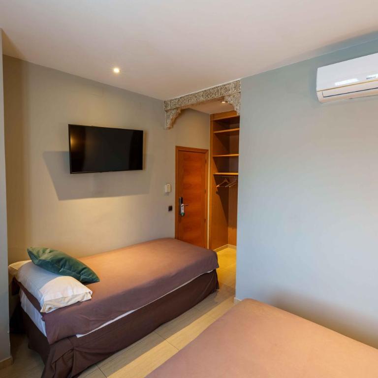 Hotel Sol - Habitación Triple Confort - 8