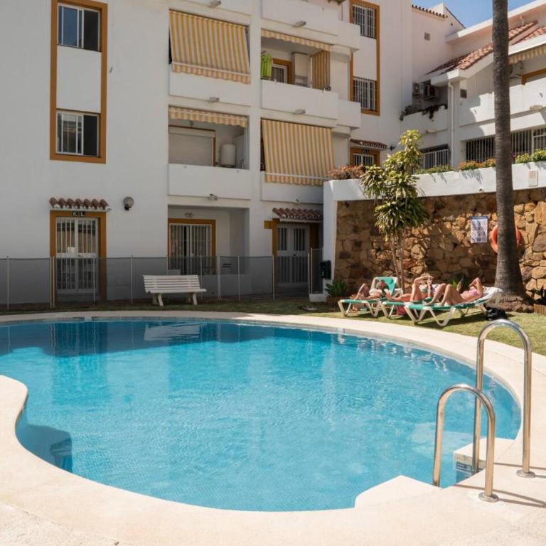 Penthouse 5 min from the beach with balcony and pool access - Apartamento - 2 niveles - 8