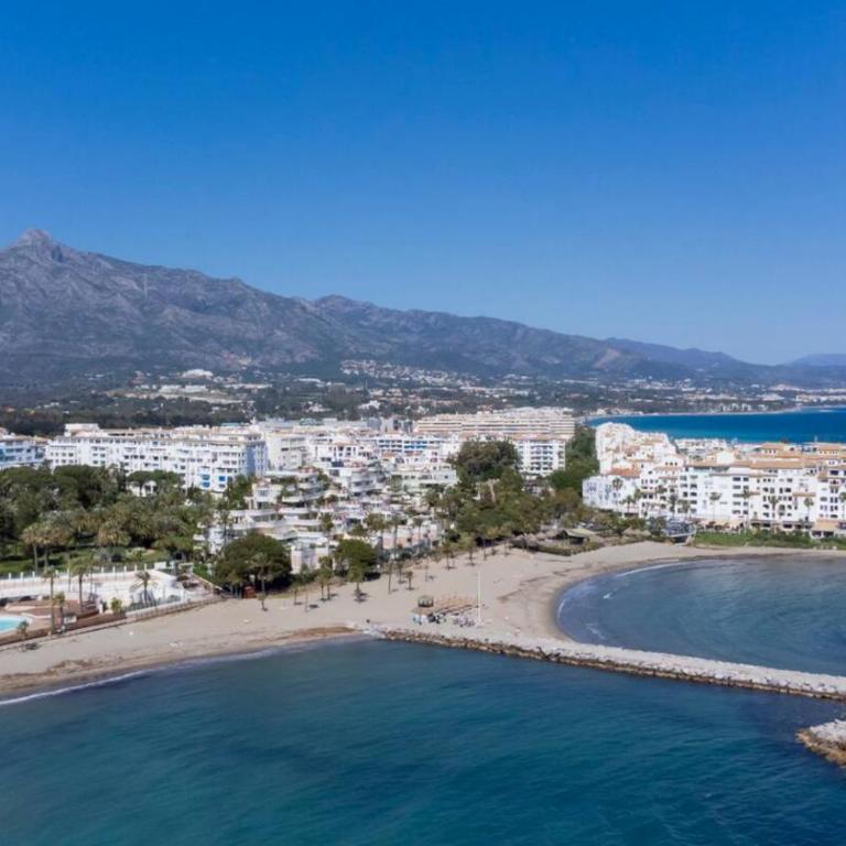 Penthouse 5 min from the beach with balcony and pool access - Apartamento - 2 niveles - 18