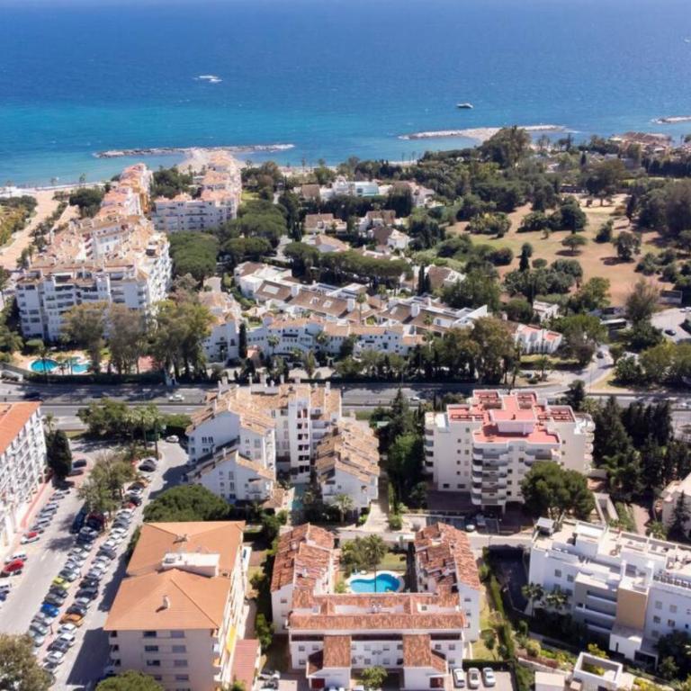 Penthouse 5 min from the beach with balcony and pool access - Apartamento - 2 niveles - 26