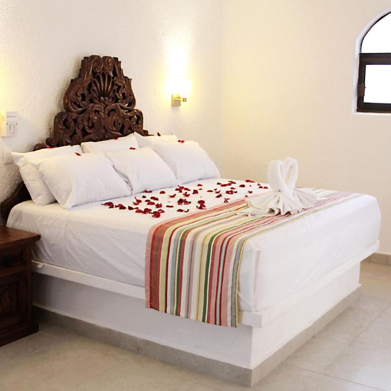 Pelicano Inn Playa del Carmen - Beachfront Hotel - Honeymoon Suite 218 - 3