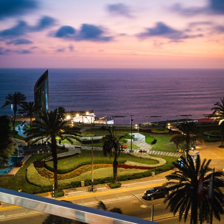 Oceanfront Apartment - Across from Larcomar Miraflores - Three-Bedroom Apartment with Sea View - 48