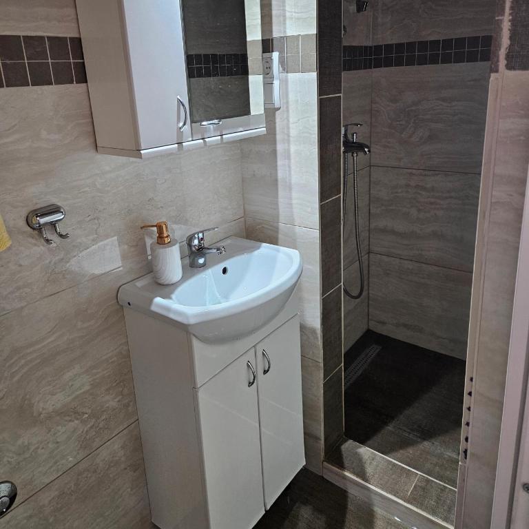 Ali 2 - One-Bedroom Apartment - 3