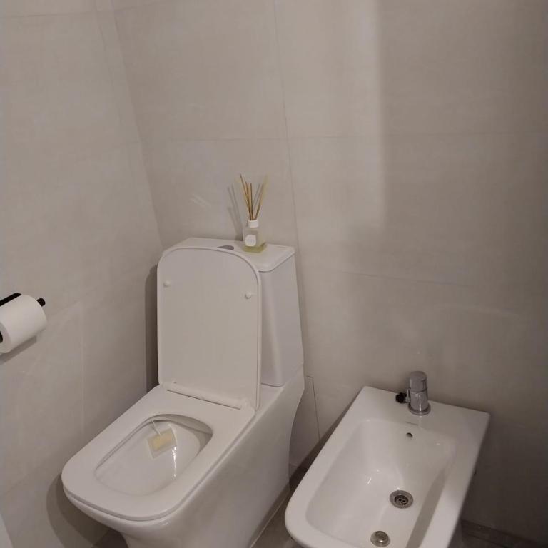 Depto reciclado 2 amb Super Luminoso!! La Perla - Apartamento de 2 dormitorios - 15