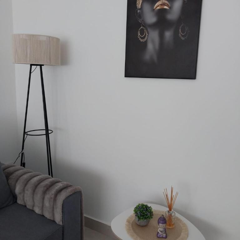 Depto reciclado 2 amb Super Luminoso!! La Perla - Apartamento de 2 dormitorios - 22