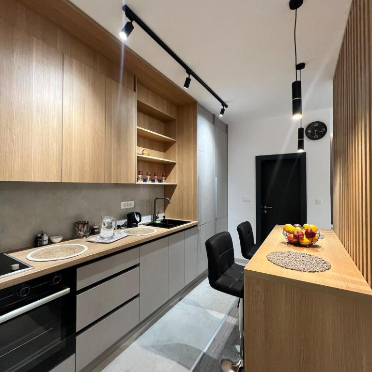 Millie Apartment - Cozy Stay with Parking - Two-Bedroom Apartment - 3