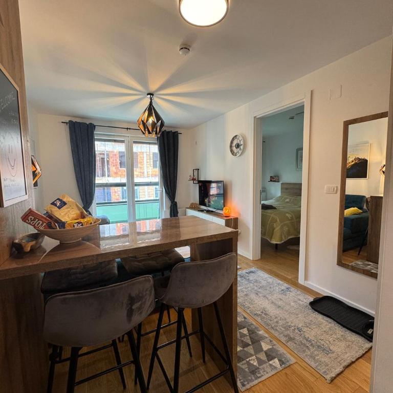 Engadin's 1BDR Apartment near Ski lift - One-Bedroom Apartment - 14
