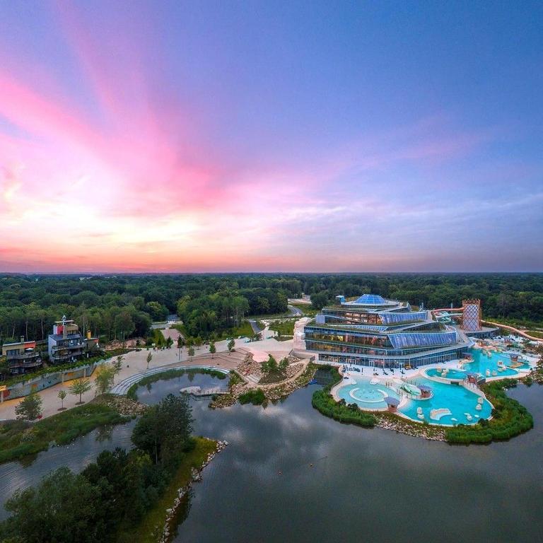STARRY NIGHT, Disneyland - Two-Bedroom Apartment - 32