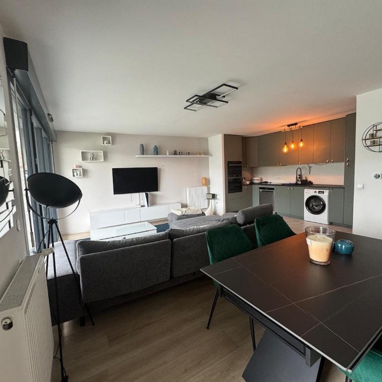 Quiet and Spacious 2BR And Salon Terrasse Parking - Appartamento con 2 Camere da Letto - 11