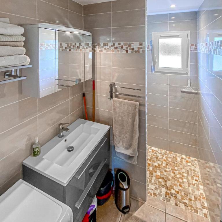 Stunning Home In Roquebrune-Sur-Argens - Mobile Home - 13