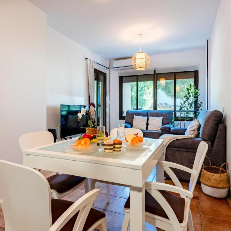 Apartment near Benalmádena s golden beaches - Two-Bedroom Apartment - 4