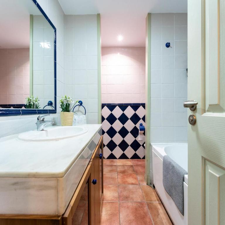 Apartment near Benalmádena s golden beaches - Two-Bedroom Apartment - 21