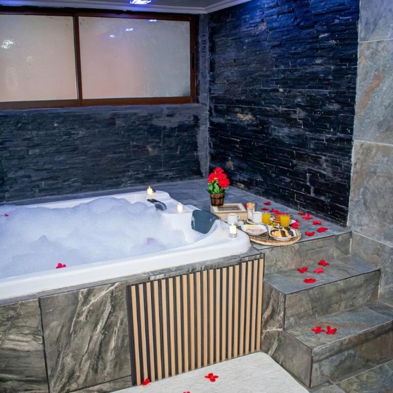 Spa la casona de pirque - Three-Bedroom Apartment with Park View - 12