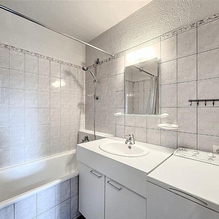 Appartement skis aux pieds avec balcon pour 7 pers - Appartement 2 Chambres - 11
