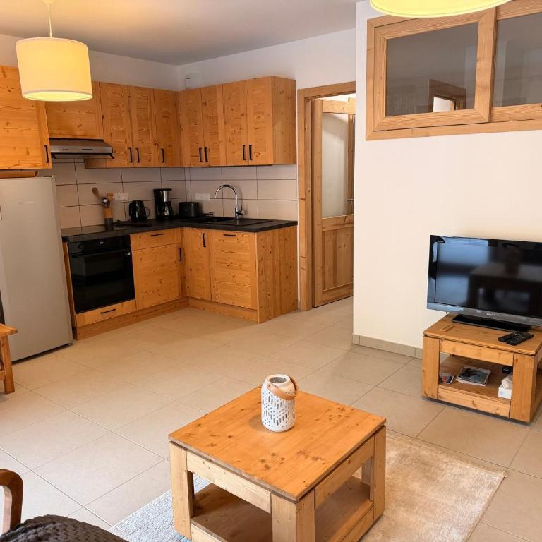 Appartement cozy avec grande terrasse et casier à skis - FR-1-464-256 - Apartment - 3