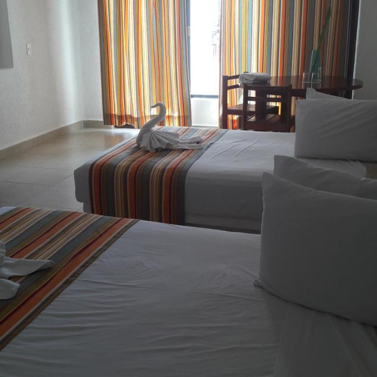 Pelicano Inn Playa del Carmen - Beachfront Hotel - Deluxe Double Room with Two Double Beds - Oceanfront - 6