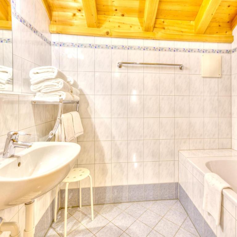 Feriendorf Wildschönau with private garden - Mobilheim mit 3 Schlafzimmern - 8