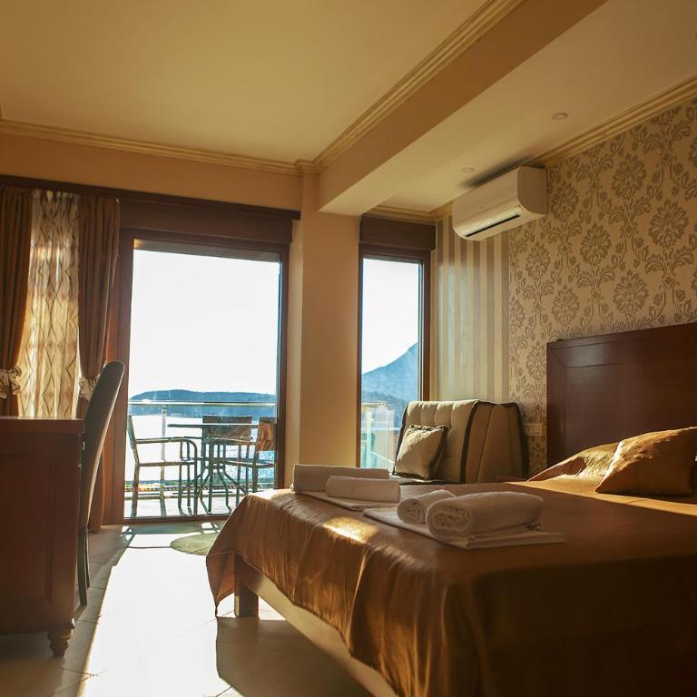 Hotel Velkom - Trokrevetna Soba s Terasom i Pogledom na More - 12
