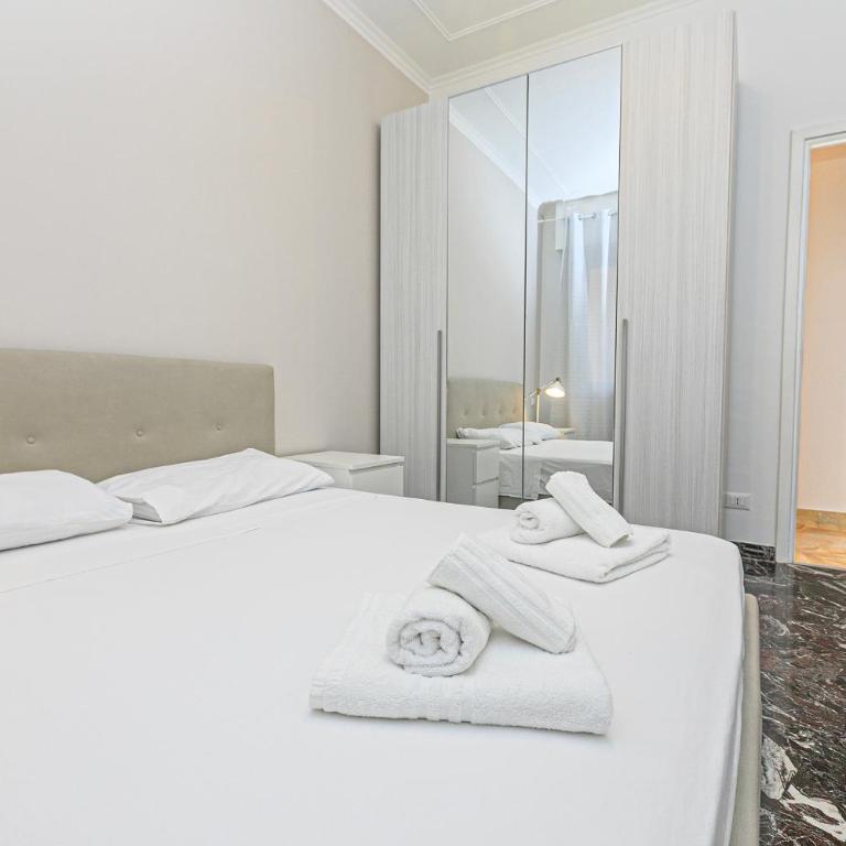 Magnolia house 3 bedrooms and 3 private Parking By ML WHITE HOUSE - Three-Bedroom Apartment - 23