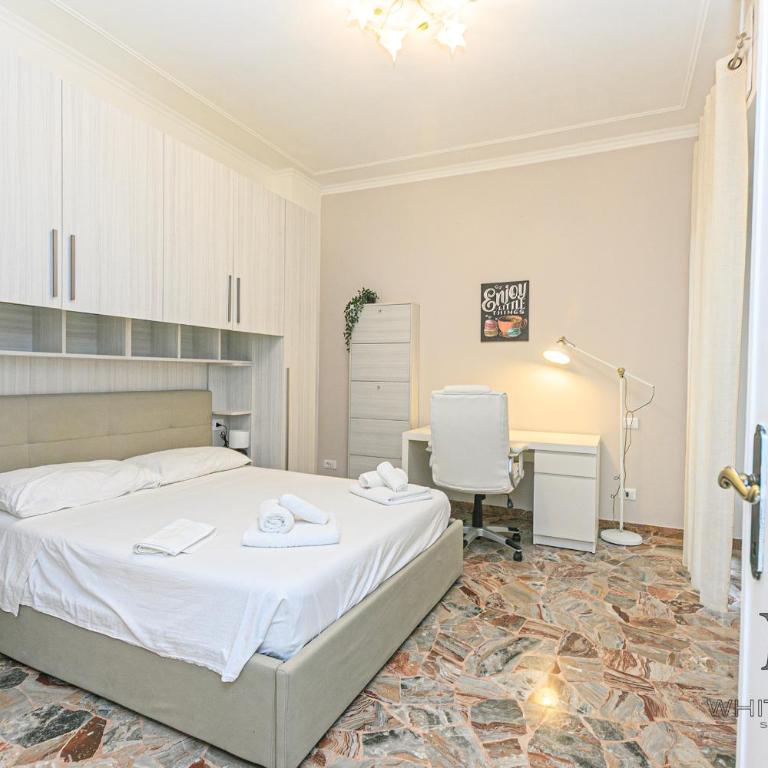 Magnolia house 3 bedrooms and 3 private Parking By ML WHITE HOUSE - Three-Bedroom Apartment - 4