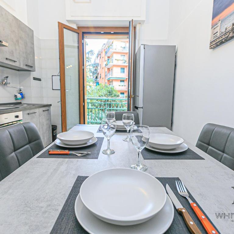 Magnolia house 3 bedrooms and 3 private Parking By ML WHITE HOUSE - Three-Bedroom Apartment - 28