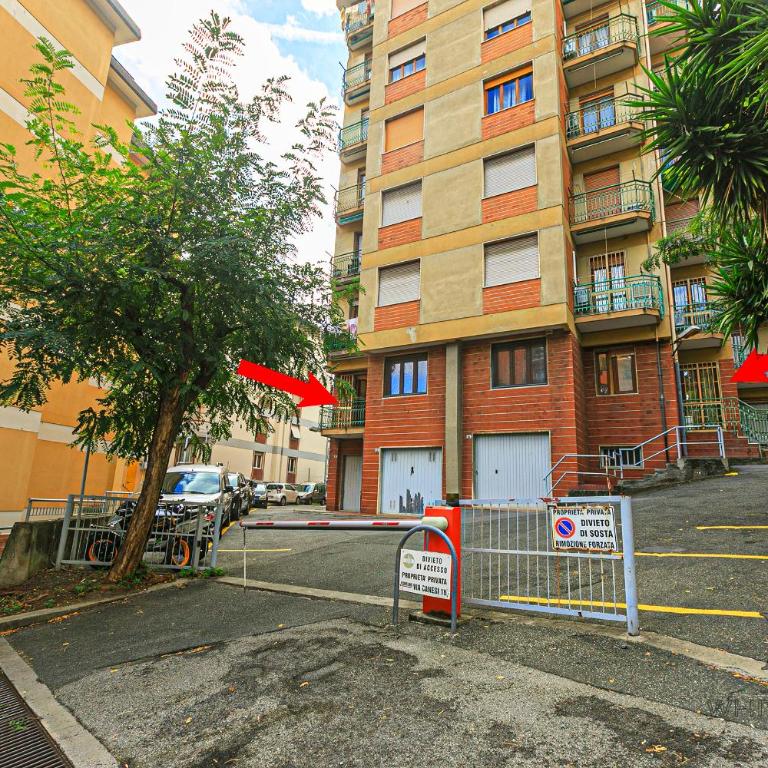 Magnolia house 3 bedrooms and 3 private Parking By ML WHITE HOUSE - Three-Bedroom Apartment - 46