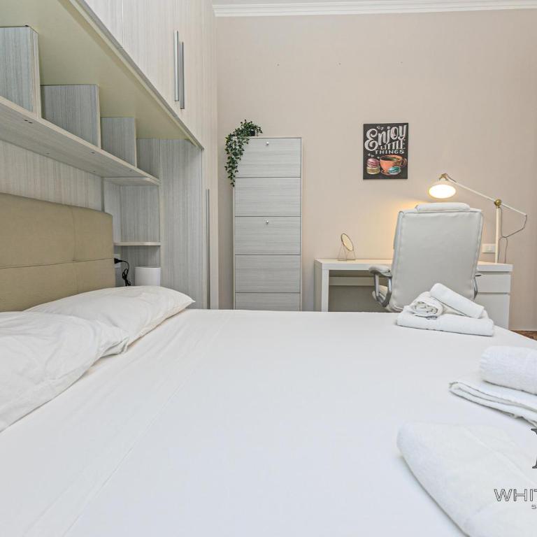 Magnolia house 3 bedrooms and 3 private Parking By ML WHITE HOUSE - Three-Bedroom Apartment - 31