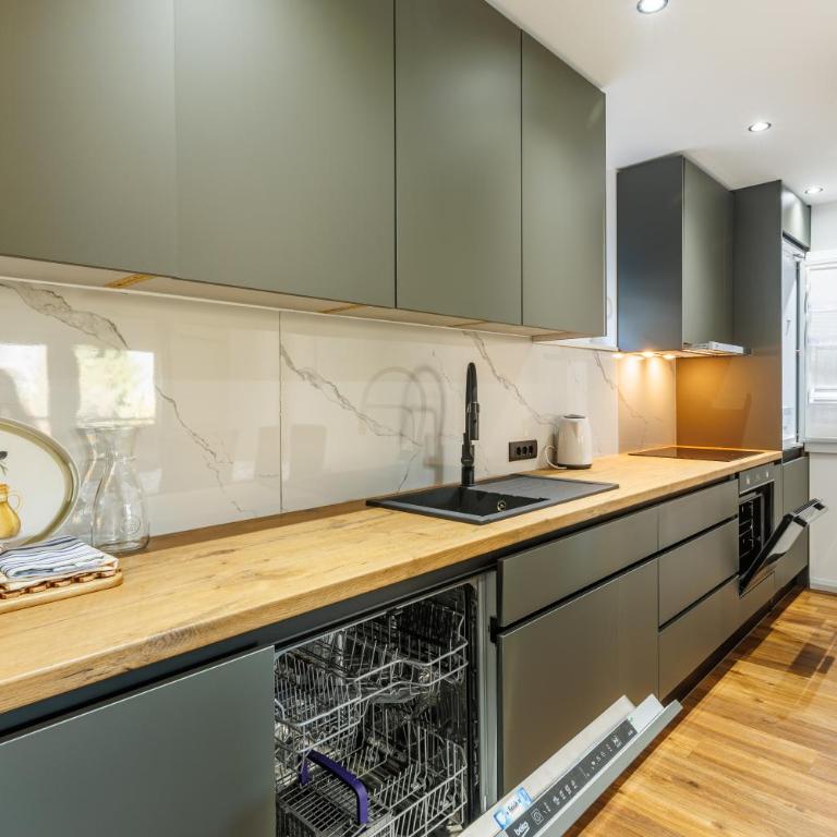 New & Modern 2 apartments with free parking in Sarajevo - Apartman sa 1 Spavaćom Sobom - 4