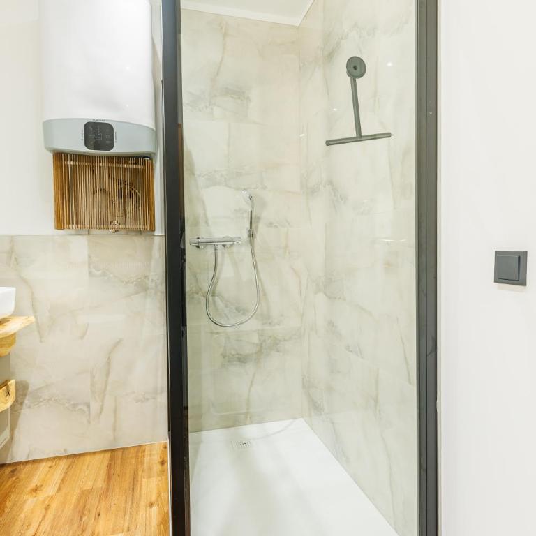 New & Modern 2 apartments with free parking in Sarajevo - Apartman sa 1 Spavaćom Sobom - 5