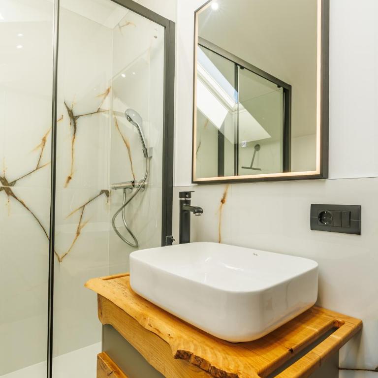 New & Modern 2 apartments with free parking in Sarajevo - Apartman sa 1 Spavaćom Sobom - 9
