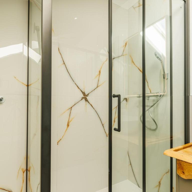 New & Modern 2 apartments with free parking in Sarajevo - Apartman sa 1 Spavaćom Sobom - 11