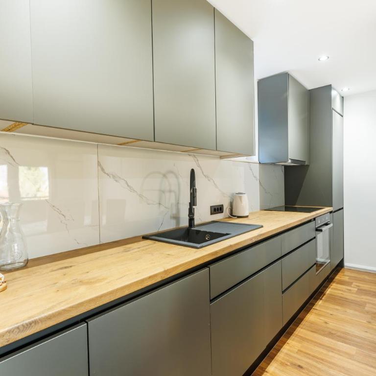New & Modern 2 apartments with free parking in Sarajevo - Apartman sa 1 Spavaćom Sobom - 19