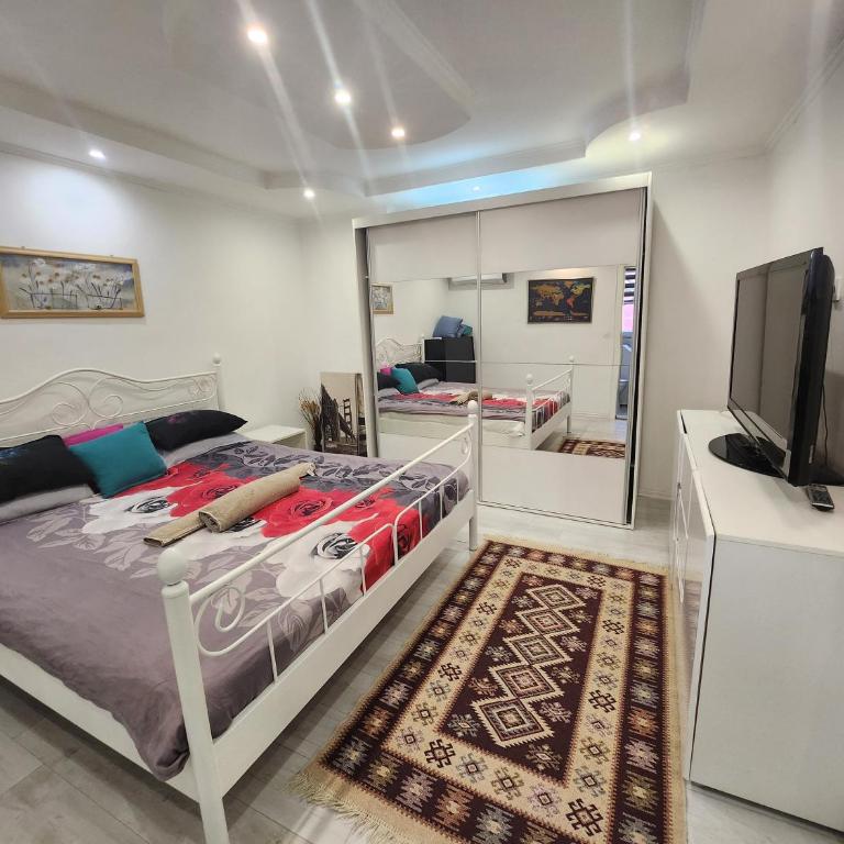 Walk Everywhere - Old Town Apartment - One-Bedroom Apartment - 12