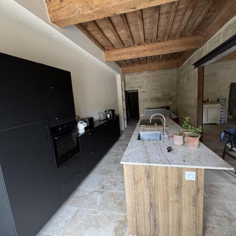 Centre ville Uzes-La maison aux petits pas 4 étoiles - Maison 4 Chambres - 2