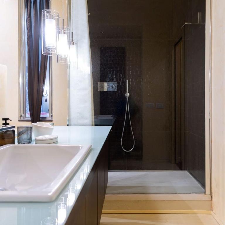 SWEETHOME DOMUS 250mq nel centro di Verona con vista sul Teatro Romano - Appartamento Loft con 2 Camere da Letto - 8