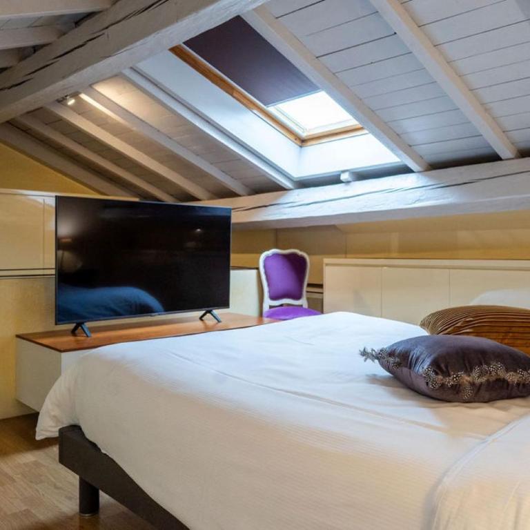 SWEETHOME DOMUS 250mq nel centro di Verona con vista sul Teatro Romano - Appartamento Loft con 2 Camere da Letto - 46