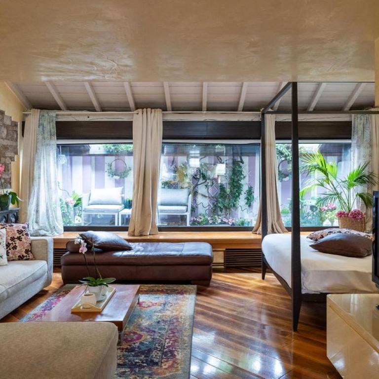 SWEETHOME DOMUS 250mq nel centro di Verona con vista sul Teatro Romano - Appartamento Loft con 2 Camere da Letto - 1