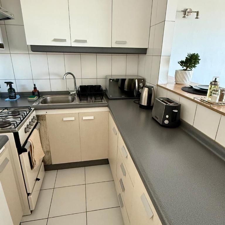 Cómodo y central dpto a pasos de metro Tobalaba - One-Bedroom Apartment - 7
