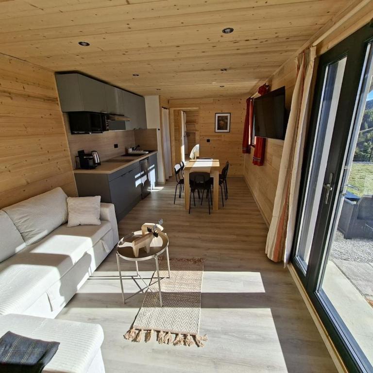 Lumineux T3 neuf face pistes - 2 chambres 6 personnes - Rez de jardin panoramique - Parking Privé - Appartement 2 Chambres - 2