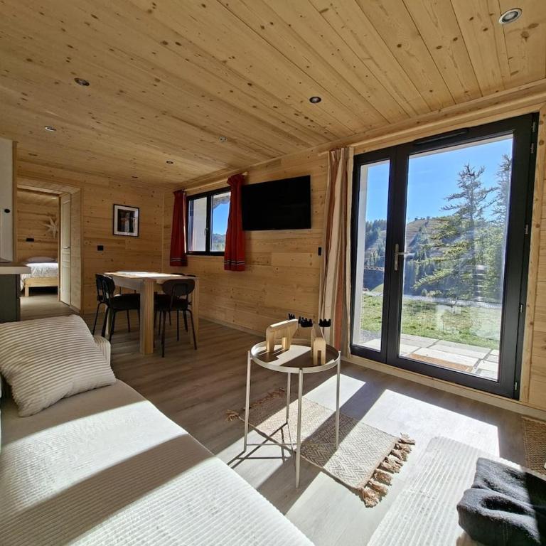 Lumineux T3 neuf face pistes - 2 chambres 6 personnes - Rez de jardin panoramique - Parking Privé - Appartement 2 Chambres - 1